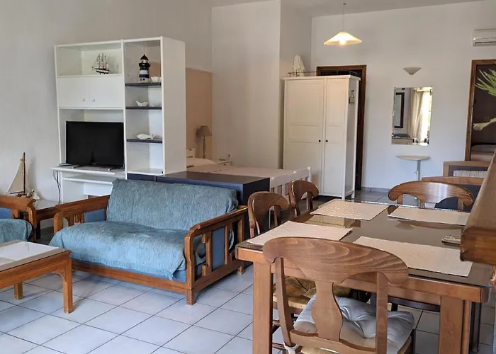 Lina'S Apartment & Maisonette * נאו קלימה